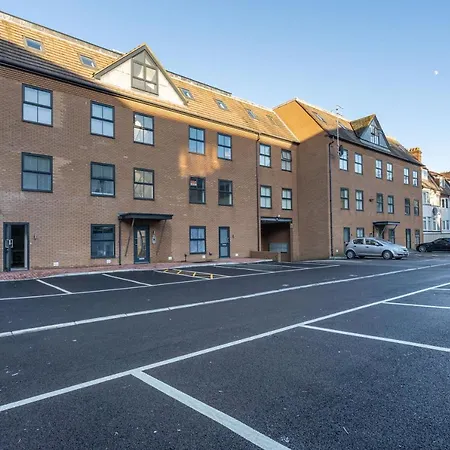 Central 2 Double Bedroom Flat With Parking-2